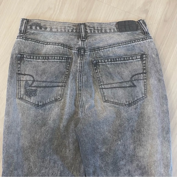 American Eagle ripped mom jeans black wash gray denim NWOT size 4R - Picture 6 of 13